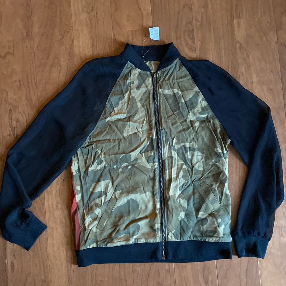 NWT Kendall and Kylie US camouflage zip up jacket